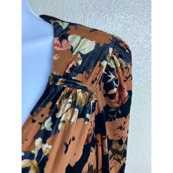 ASTR The Label Velvet Burnout Floral Lanita Wrap Dress Size Medium Long Sleeve - Picture 11 of 16
